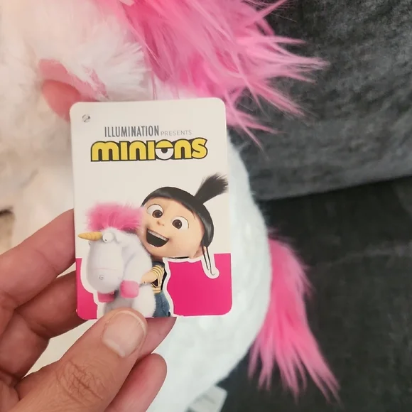 Minions Fluffy Unicorn - Picture 3 of 6